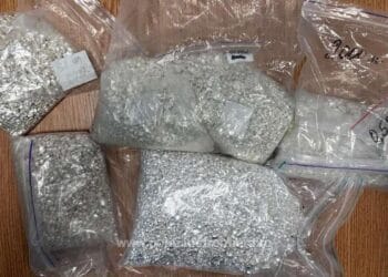 Argint ascuns în microbuz, descoperit la graniță: peste 15 kg confiscate!