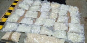Captură uriașă de „cristal”! Traficant străin prins în flagrant cu zeci de kilograme de droguri!
