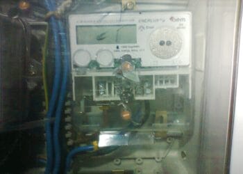 VIDEO. Descinderi! Zeci de percheziții într-un dosar de furt de energie electrică!