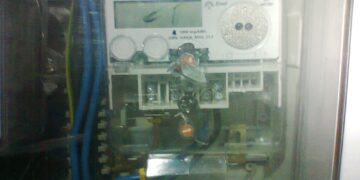 VIDEO. Descinderi! Zeci de percheziții într-un dosar de furt de energie electrică!