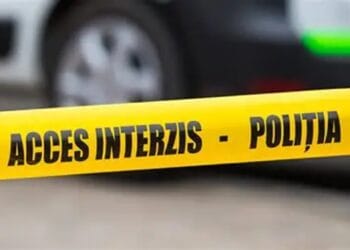 Accident terifiant! Femeie prinsă sub un TIR după o traversare neregulamentară. A supraviețuit, dar a rămas fără ambele picioare!