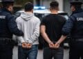 Crimă sub ochii unui copil! Bărbat ucis cu bestialitate în plină stradă. Doi români și un minor, arestați după atacul șocant!