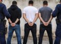 Trei bărbați arestați preventiv după o bătaie în plină stradă! Arme albe descoperite la percheziții