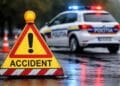 Accident în lanț! Două persoane rănite după impactul dintre trei mașini