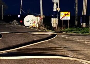 Cisternă cu GPL răsturnată! Oamenii evacuați pe o rază de un kilometru