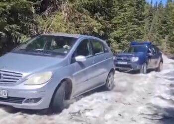 Intervenție salvatoare! Trei femei, blocate cu mașina pe munte după ce au urmat GPS-ul!