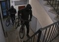 Hoți de biciclete prinși după descinderi! Unul dintre suspecți, reținut de polițiști