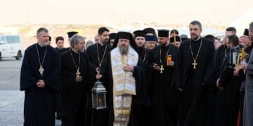 Lumina Sfântă a ajuns în România, în condiții speciale de securitate: miracolul de la Ierusalim, trăit și anul acesta de milioane de credincioși