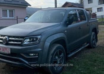 Mașină furată din Italia, depistată la graniță! Serie falsificată și suspiciuni de tăinuire!