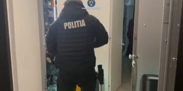 Atac cu spray lacrimogen! Descoperire surprinzătoare la percheziții! Zeci de mii de țigarete ilegale!