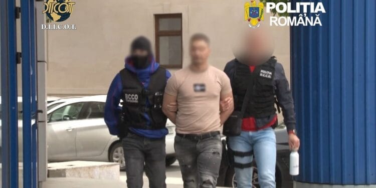 Reținut pentru trafic de persoane, chiar din penitenciar! Tânăr acuzat că și-a exploatat iubita prin metoda „loverboy”!