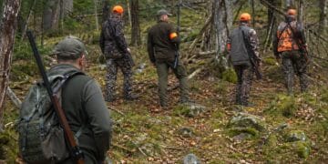 Împușcat accidental de propriul fiu! Tânăr reținut după un incident grav petrecut într-o pădure!