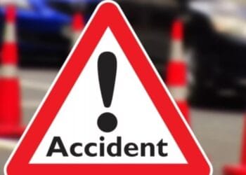 Accident! Șofer fără permis și băut a fugit de la locul impactului. În mașină se aflau concubina și copilul minor!