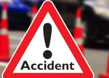 Accident! Șofer fără permis și băut a fugit de la locul impactului. În mașină se aflau concubina și copilul minor!