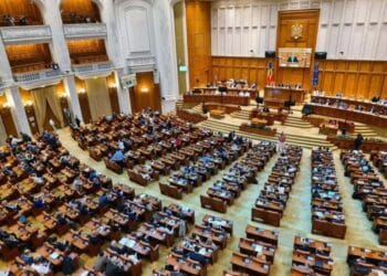 Guvernul Bolojan, pus pe pauză după moțiune: România intră într-o criză politică cu miză economică majoră