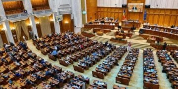 Guvernul Bolojan, pus pe pauză după moțiune: România intră într-o criză politică cu miză economică majoră