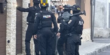 Rețea suspectată că fura gaze naturale, destructurată! Zeci de percheziții și nouă persoane reținute