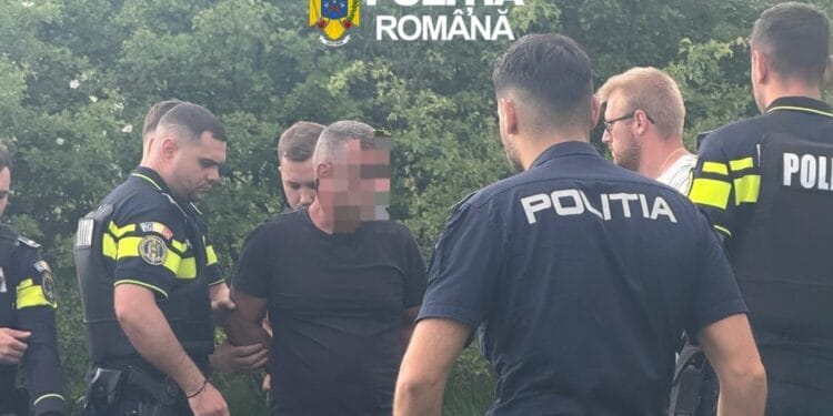 Salvată din mâinile fostului soț după ce a fost observată de polițiști la volan, cu urme de violență pe față. Bărbatul s-a ascuns peste noapte într-o grotă