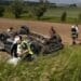 Tragedie! Un copil de doi ani a murit după ce maşina în care se afla s-a răsturnat. Patru minori erau transportaţi fără scaune auto