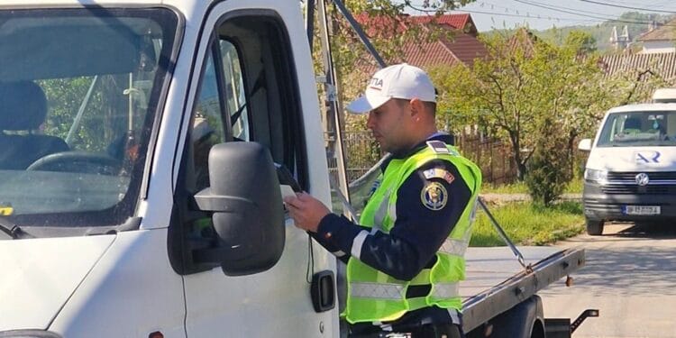 Razie națională pe transportatori! Camioane supraîncărcate trase pe dreapta și amenzi de zeci de mii de lei în prima zi a acțiunii ROADPOL