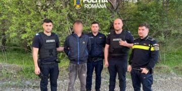 Atac sângeros! Femeie înjunghiată de concubin, zeci de polițiști și jandarmi au pornit în urmărirea agresorului