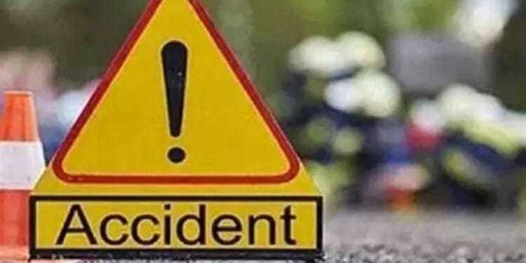 Accident grav! Mașină scăpată de sub control, proiectată într-un garaj. Șoferul avea permisul anulat