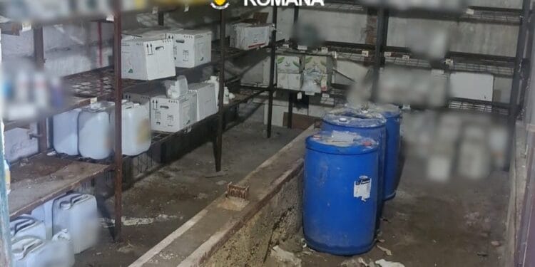 Mii de litri de pesticide expirate, descoperite de polițiști! Dosar penal și amenzi de zeci de mii de lei