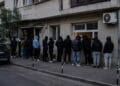 „Promoție” la heroină! DIICOT a destructurat două rețele care vindeau droguri zi și noapte din garsoniere transformate în „centre de consum”