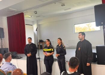 Campanie de prevenire! Polițiștii au discutat cu cetățenii despre violența domestică și pericolele din mediul online