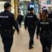 Descinderi într-un complex comercial! Polițiștii au ridicat mii de produse suspectate că erau contrafăcute