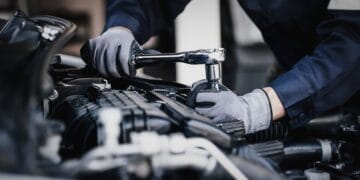 Tragedie într-un service auto! Un angajat a murit în timpul unei intervenții la un vehicul!