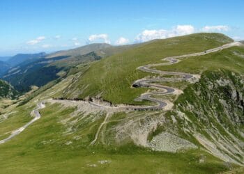 Se redeschide Transalpina! Șoferii pot circula din nou pe cel mai înalt drum din România