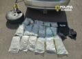 Captură impresionantă de droguri! 73 de kilograme de canabis, ascunse într-un compartiment secret al unei mașini