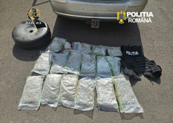 Captură impresionantă de droguri! 73 de kilograme de canabis, ascunse într-un compartiment secret al unei mașini