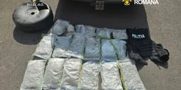 Captură impresionantă de droguri! 73 de kilograme de canabis, ascunse într-un compartiment secret al unei mașini