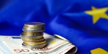 Trei martori, acuzați că au încercat să schimbe soarta unui dosar de 1,4 milioane de euro. Au fost reținuți pentru mărturie mincinoasă