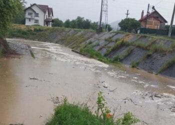 Cod galben de inundații în Argeș și alte 13 județe. Hidrologii avertizează asupra viiturilor și creșterilor de debite
