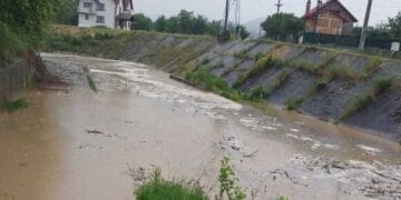 Cod galben de inundații în Argeș și alte 13 județe. Hidrologii avertizează asupra viiturilor și creșterilor de debite