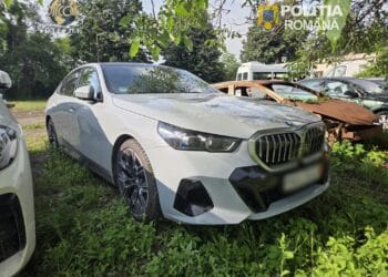Afacere ilegală cu bolizi de lux. DIICOT a reținut șase persoane și a pus mâna pe mașini de 900.000 de euro
