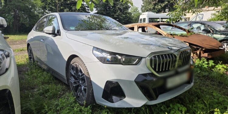 Afacere ilegală cu bolizi de lux. DIICOT a reținut șase persoane și a pus mâna pe mașini de 900.000 de euro