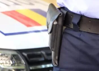 Accidente simulate cu mașini de lux pentru despăgubiri de la asiguratori. Două persoane au fost reținute după percheziții!