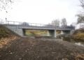 Polițiștii au salvat un bărbat care voia să se arunce de pe un pod. Intervenția rapidă a prevenit o tragedie