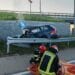 Șofer mort după ce a intrat cu mașina în zidul unui sens giratoriu! Trafic îngreunat!