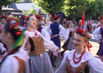 Festivalul Internațional de Folclor „Carpați” revine! Artiști din nouă țări vor susține spectacole în cinci orașe și comune