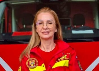 Voluntară ISU, primul salvator la locul unui accident din Pitești. A acordat ajutor motociclistului rănit până la sosirea echipajelor SMURD