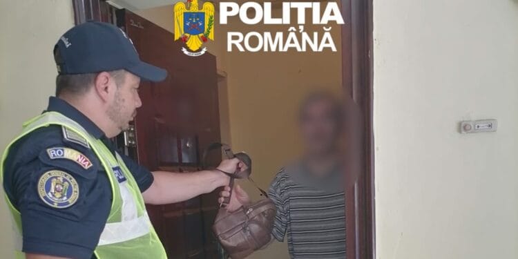Borsetă cu bani și acte, găsită într-un tren! Polițiștii au identificat rapid proprietarul și i-au restituit bunurile