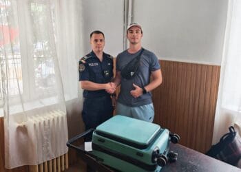 Un turist austriac și-a pierdut bagajul cu bunuri de 5.000 de euro! Ce au făcut polițiștii l-a impresionat