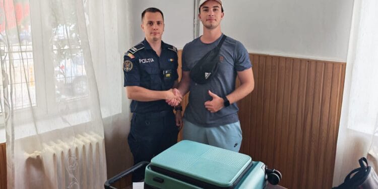 Un turist austriac și-a pierdut bagajul cu bunuri de 5.000 de euro! Ce au făcut polițiștii l-a impresionat