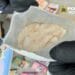 Droguri de mare risc aduse din Marea Britanie. Un bărbat a fost prins în flagrant după ce a ridicat un colet cu peste un kilogram de substanțe interzise