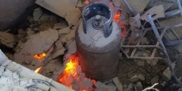 Explozie într-o locuință! Un bărbat de 77 de ani a suferit arsuri grave pe aproape jumătate din corp!